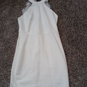 Beautiful white dress sz sm (4-6)